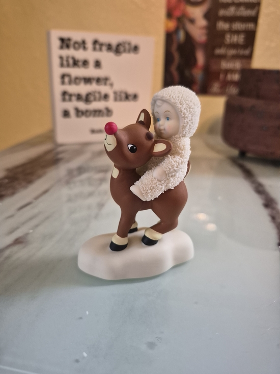Department 56 Other - Snowbabies "Rudolph Lights The Way" Figurine